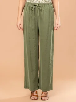 Pantalon large effet peau de pêche