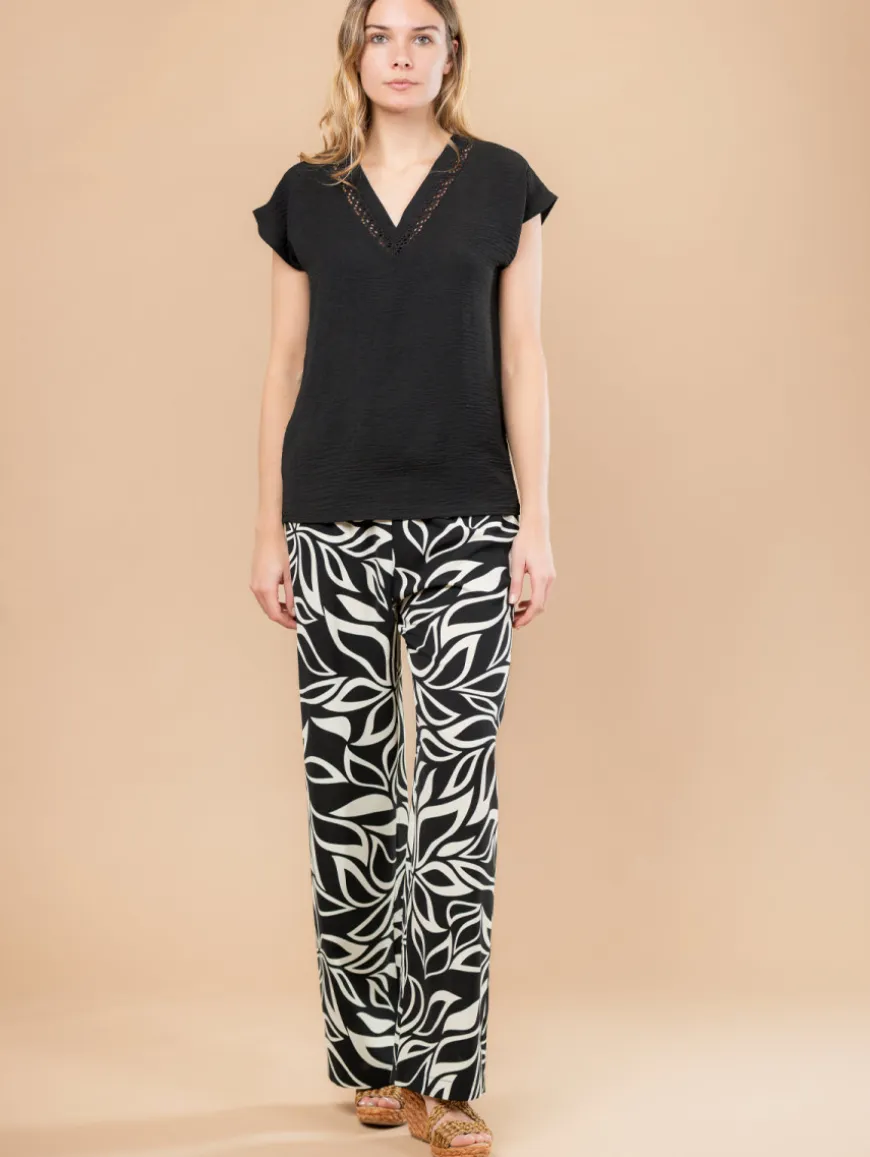 Top col V broderie