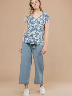 Top feuillage boutons fantaisie