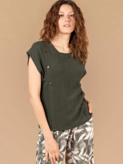 Top maille texturée boutons fantaisie
